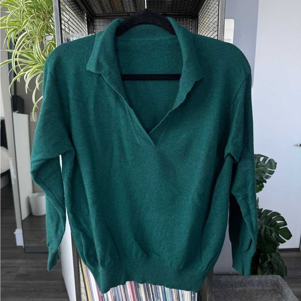 Green cashmere polo sweater